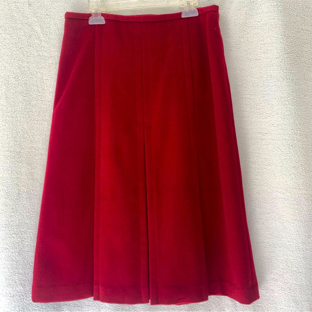 Soft red wool knee-length lined Ann Taylor skirt, size 6